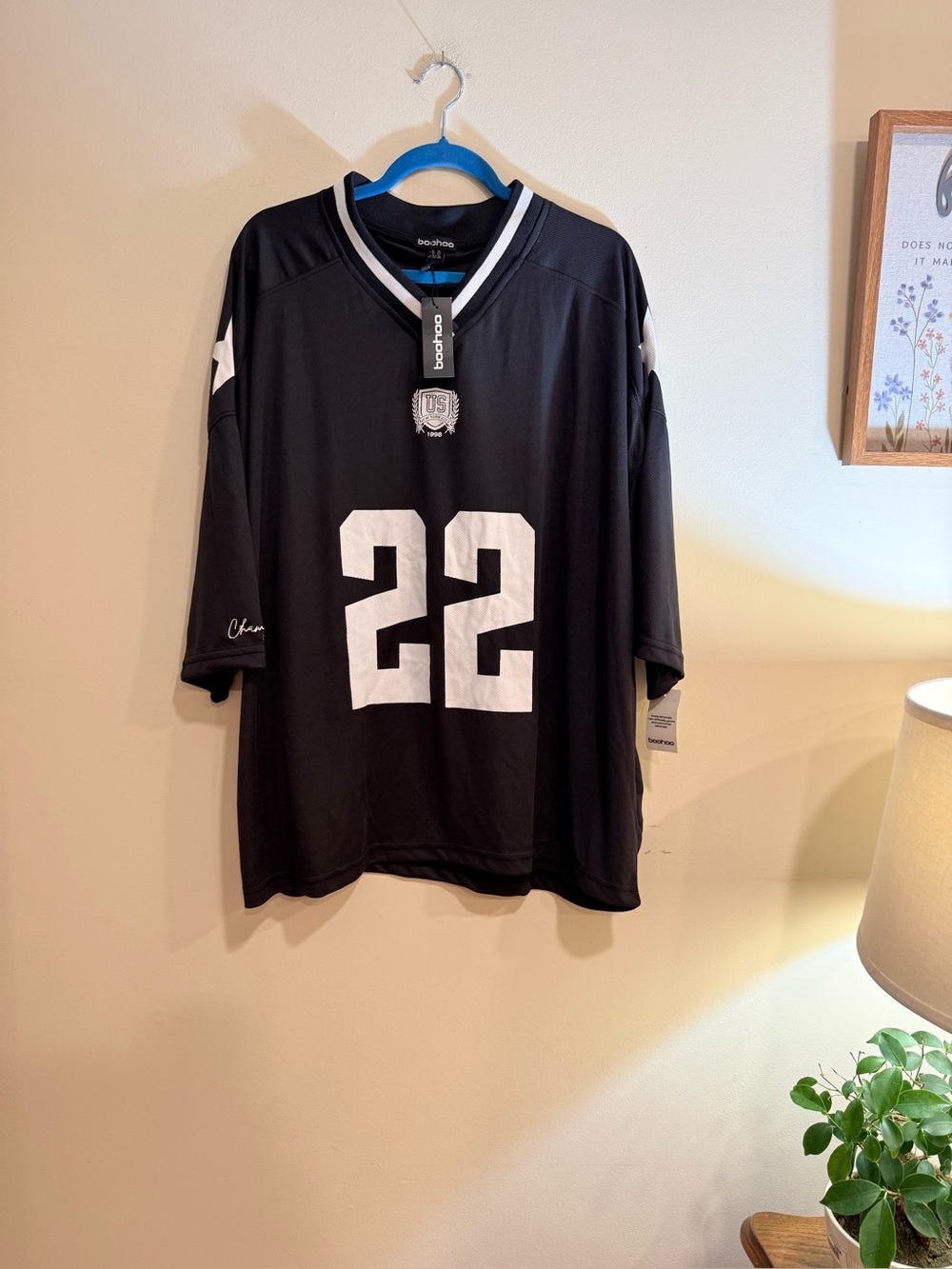 Boohoo Black Short-Sleeve Number 22 Athletic Jersey